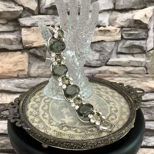 Vintage Juliana DeLizza Elster D&E Peridot Olive Clear Glass Rhinestone Bracelet